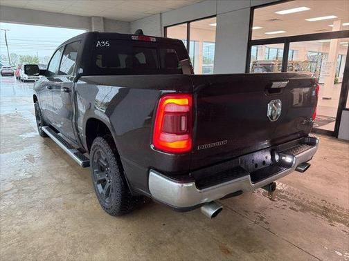 Diamond Black Crystal Pearlcoat 2019 RAM 1500 Big Horn