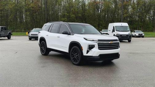 2025 Chevrolet Traverse LT