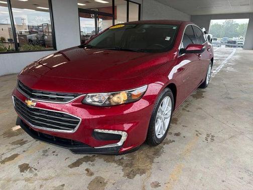 Cajun Red Tintcoat 2018 Chevrolet Malibu LT