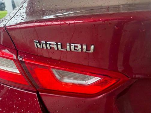 Cajun Red Tintcoat 2018 Chevrolet Malibu LT
