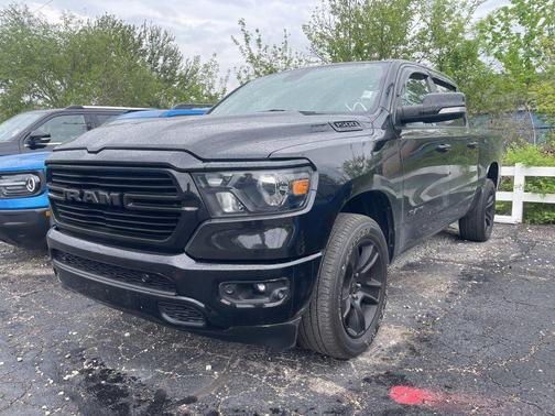 Diamond Black Crystal Pearlcoat 2020 RAM 1500 Big Horn/Lone Star