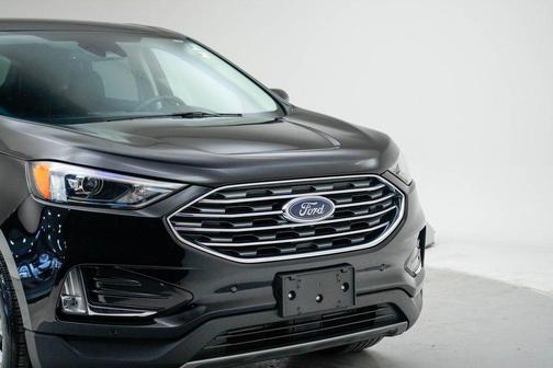 AGATE BLACK METALLIC 2024 Ford Edge Titanium