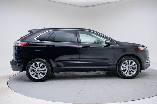 AGATE BLACK METALLIC 2024 Ford Edge Titanium