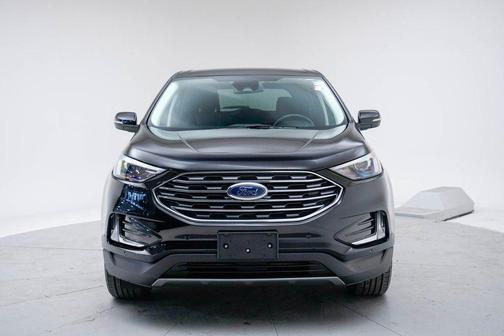 AGATE BLACK METALLIC 2024 Ford Edge Titanium
