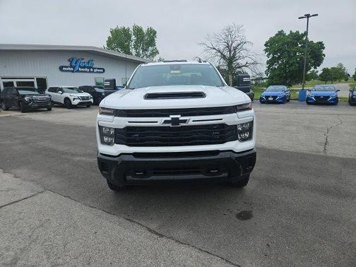 Summit White 2024 Chevrolet Silverado 2500 Custom