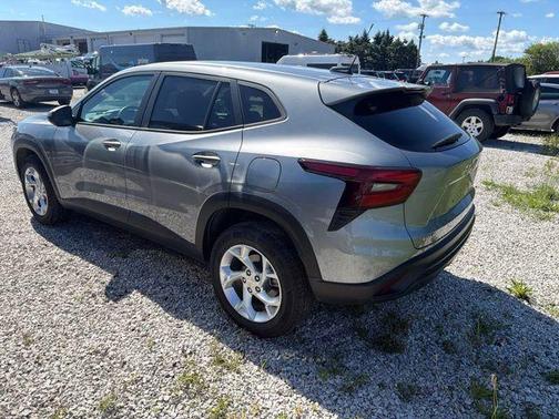 Sterling Gray Metallic 2024 Chevrolet Trax LS
