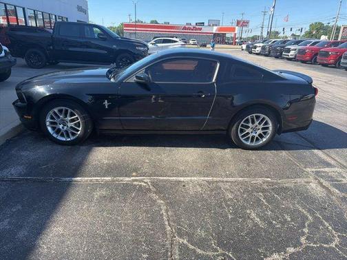BLACK 2014 Ford Mustang V6 Premium