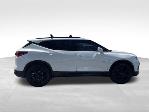 Iridescent Pearl Tricoat 2021 Chevrolet Blazer RS
