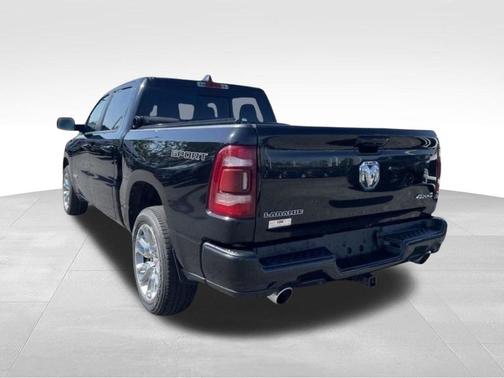 Diamond Black Crystal Pearlcoat 2023 RAM 1500 Laramie