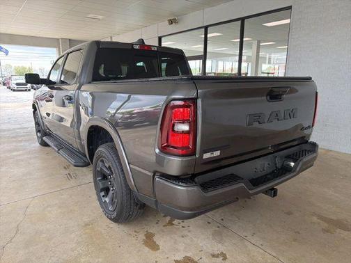Granite Crystal Metallic Clearcoat 2025 RAM 1500 Big Horn/Lone Star