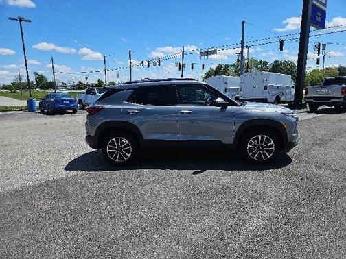 Sterling Gray Metallic 2025 Chevrolet Trailblazer LT