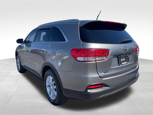 Titanium Silver 2016 Kia Sorento LX