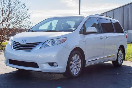 2017 Toyota Sienna XLE