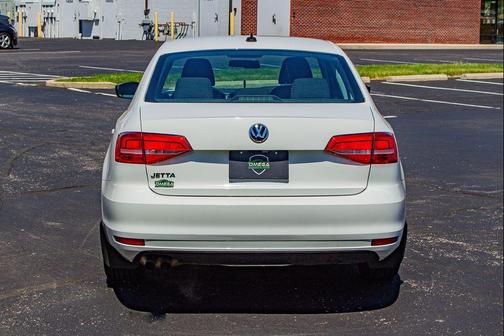 Pure White 2015 Volkswagen Jetta Auto S w/Technology
