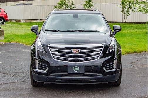 Stellar Black Metallic 2017 Cadillac XT5 Luxury