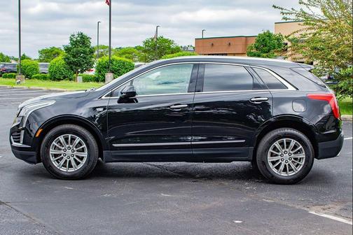 Stellar Black Metallic 2017 Cadillac XT5 Luxury