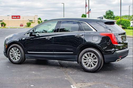 Stellar Black Metallic 2017 Cadillac XT5 Luxury