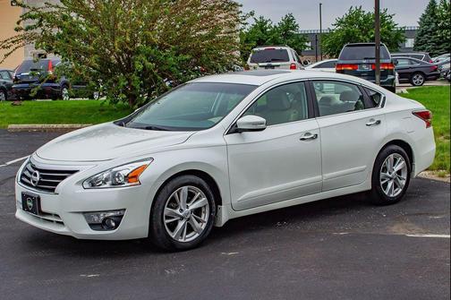 Pearl White 2015 Nissan Altima 2.5 SL