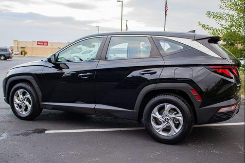 2023 Hyundai TUCSON SE