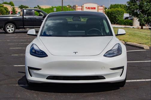 Pearl White Multi-Coat 2021 Tesla Model 3 Standard Range Plus