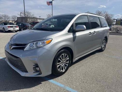 2019 Toyota Sienna XLE