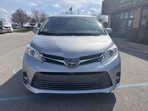 2019 Toyota Sienna XLE