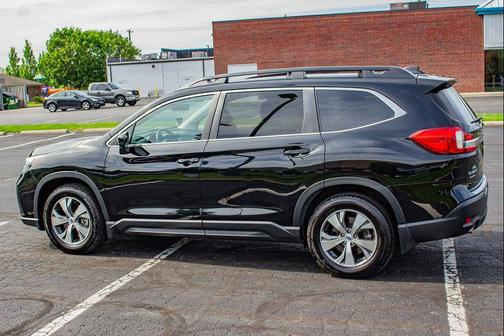 Crystal Black Silica 2021 Subaru Ascent Premium 7-Passenger