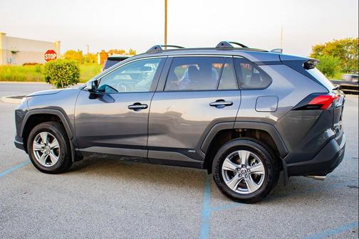 2025 Toyota RAV4 Hybrid LE