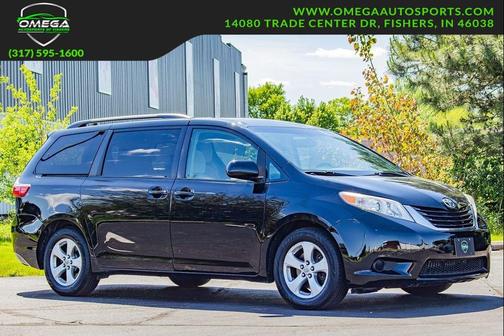 Midnight Black Metallic 2016 Toyota Sienna LE