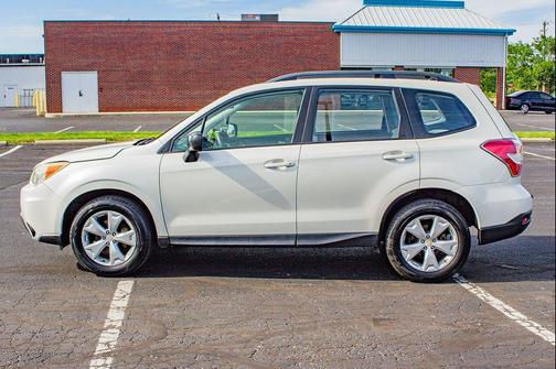 Satin White Pearl 2015 Subaru Forester 2.5i