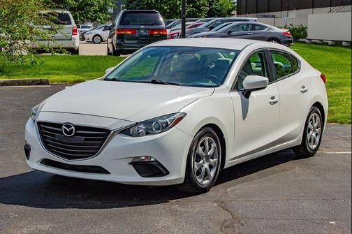 Snowflake White Pearl Mica 2016 Mazda Mazda3 i Sport