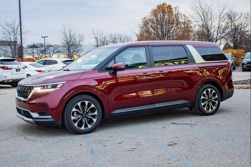 2023 Kia Carnival EX