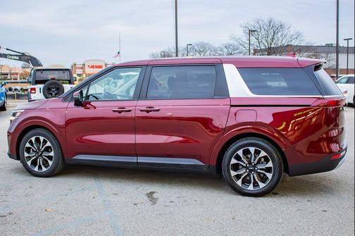 2023 Kia Carnival EX