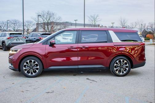 2023 Kia Carnival EX