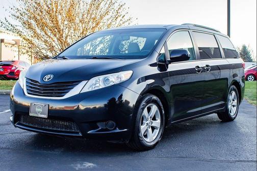 2017 Toyota Sienna LE