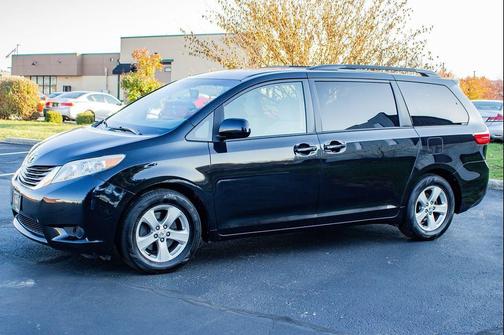 2017 Toyota Sienna LE