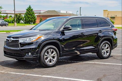 Attitude Black Metallic 2015 Toyota Highlander XLE