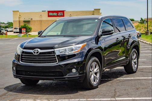 Attitude Black Metallic 2015 Toyota Highlander XLE