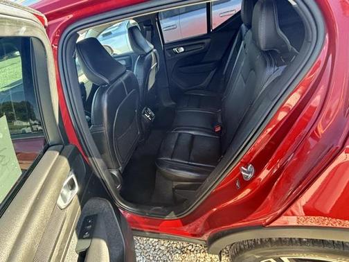2023 Volvo XC40 B5 Core