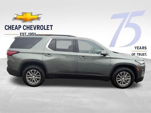 Silver Sage Metallic 2023 Chevrolet Traverse LT Cloth