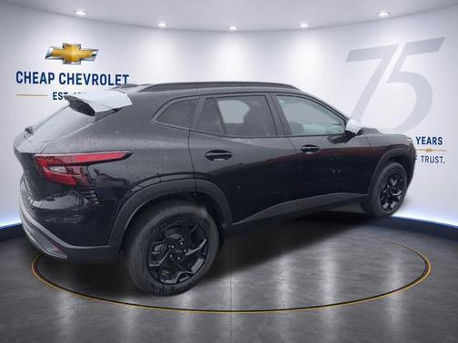 Mosaic Black Metallic 2026 Chevrolet Trax LT