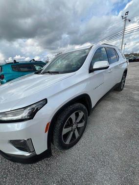 2023 Chevrolet Traverse LT Leather