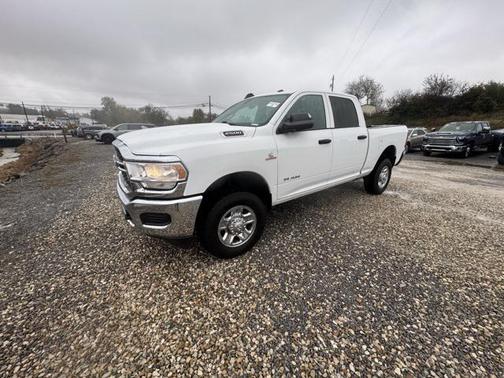 2022 RAM 2500 Tradesman Crew Cab 4x4 6'4' Box