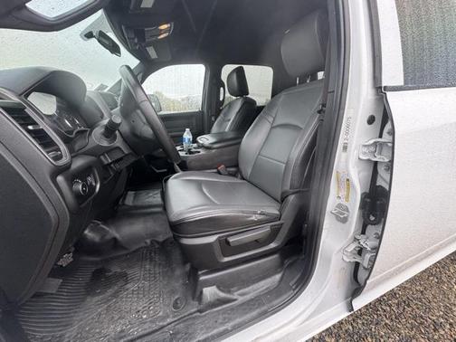 2022 RAM 2500 Tradesman Crew Cab 4x4 6'4' Box