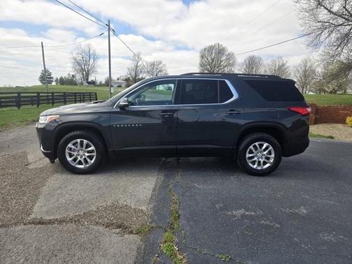 2021 Chevrolet Traverse LT Cloth