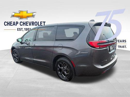 Granite Crystal Metallic Clearcoat 2022 Chrysler Pacifica Hybrid Touring L