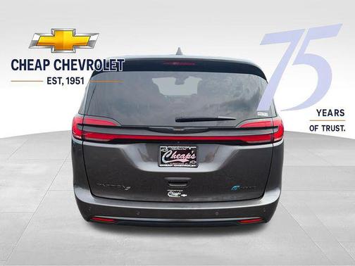 Granite Crystal Metallic Clearcoat 2022 Chrysler Pacifica Hybrid Touring L