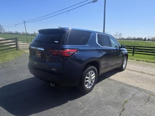 2022 Chevrolet Traverse LS