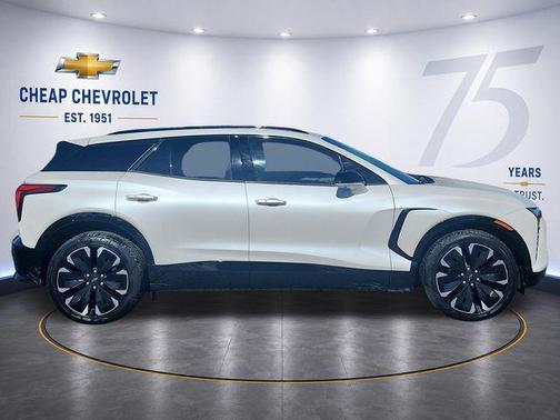 Iridescent Pearl Tricoat 2024 Chevrolet Blazer EV eAWD RS
