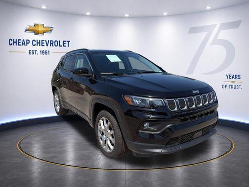 Diamond Black Crystal Pearlcoat 2022 Jeep Compass Latitude Lux